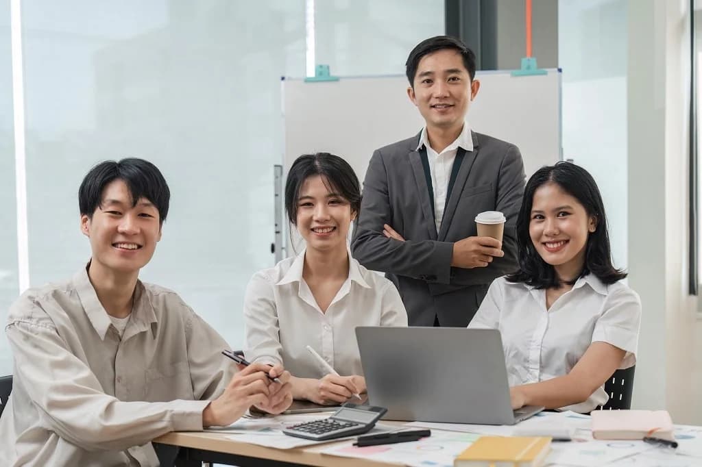 OnlyFans for Entrepreneurs: How to Build a Profitable Team Around Your Content